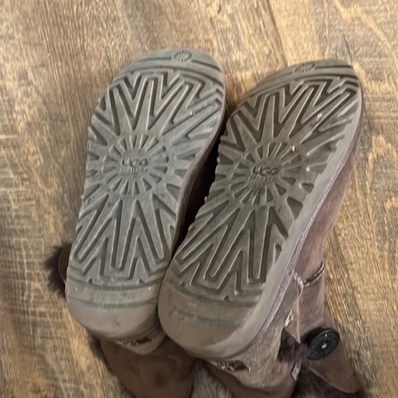 UGG Bailey Button Women Brown Boot | Size 7 - Picture 9 of 11